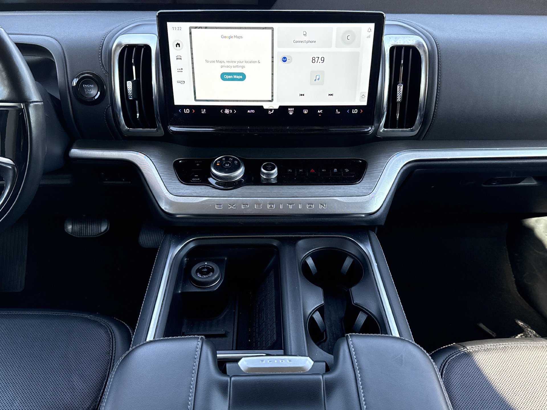 Certified 2025 Ford Expedition Platinum AWD/4WD image 4