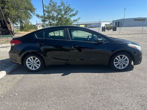Used 2017 Kia Forte LX FWD image 4