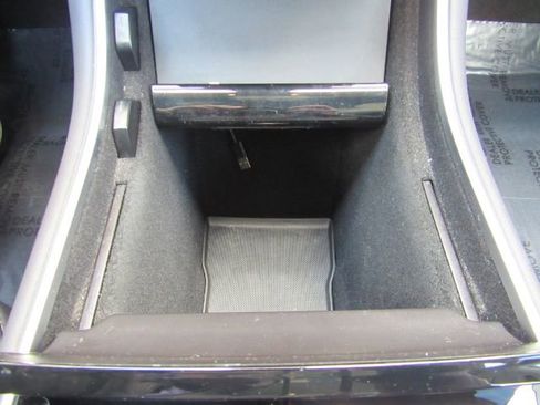 Used 2019 Tesla Model 3 Standard Range Plus image 43