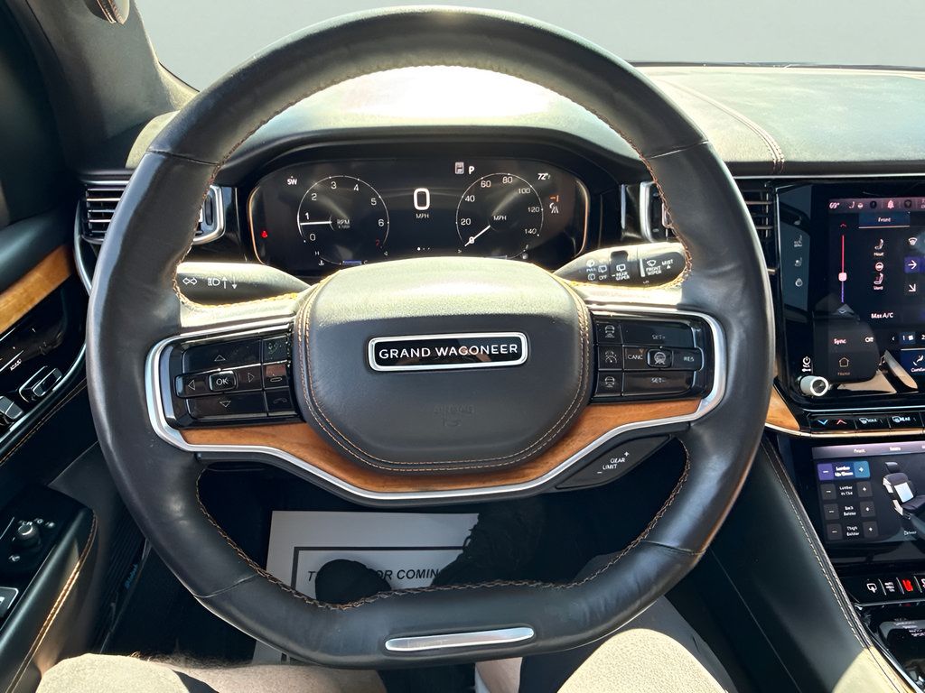 Used 2022 Jeep Grand Wagoneer Series III AWD/4WD image 16