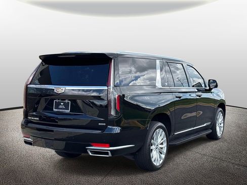 Used 2023 Cadillac Escalade ESV Luxury RWD image 2