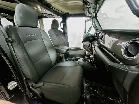 Used 2023 Jeep Wrangler Unlimited Sahara AWD/4WD image 12