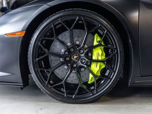 Used 2022 Lamborghini Huracan EVO RWD image 26