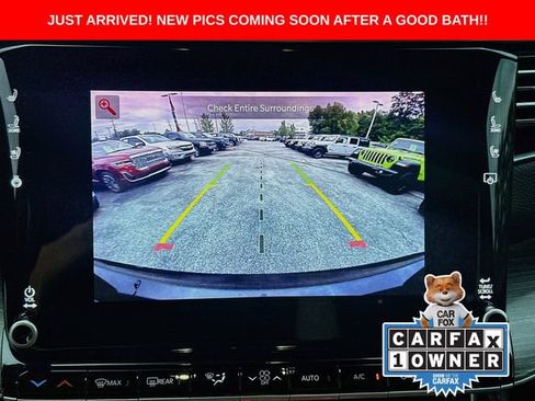 Used 2024 Jeep Wagoneer Series III AWD/4WD image 15