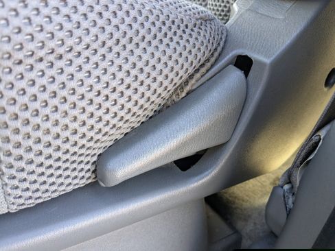 Used 2013 Nissan Frontier SV w/ SV Value Truck Pkg image 19