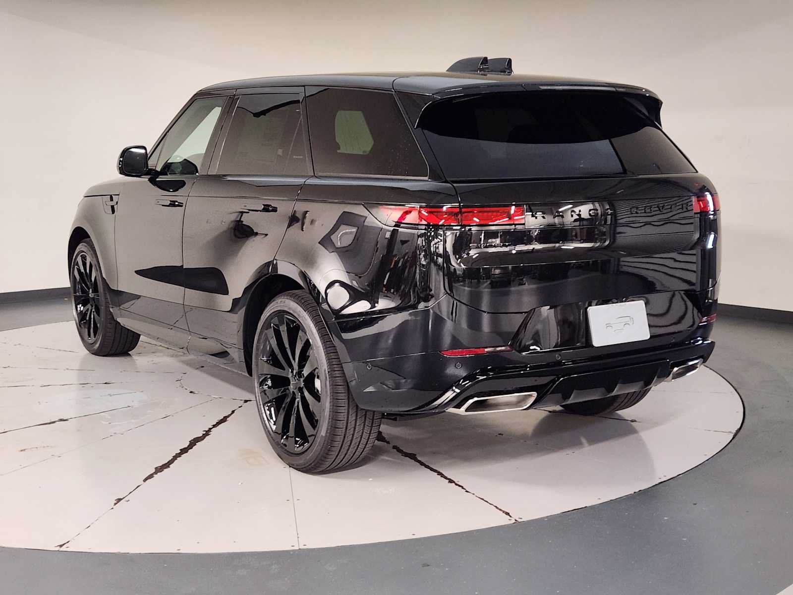 New 2027 Land Rover Range Rover Sport Dynamic SE AWD/4WD image 6