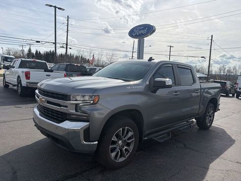 Used 2022 Chevrolet Silverado 1500 LT w/ Bed Protection Package image 4