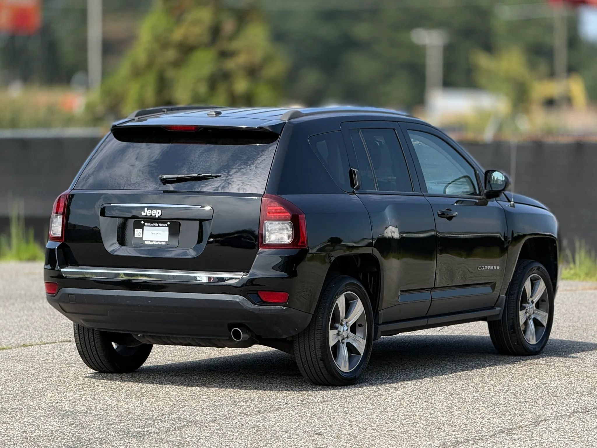 Used 2016 Jeep Compass High Altitude FWD image 9