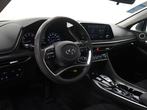 Used 2023 Hyundai Sonata SE w/ Preferred Accessory Package image 16