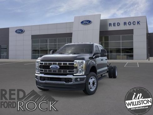New 2026 Ford F450 XLT w/ XLT Value Package AWD/4WD image 3