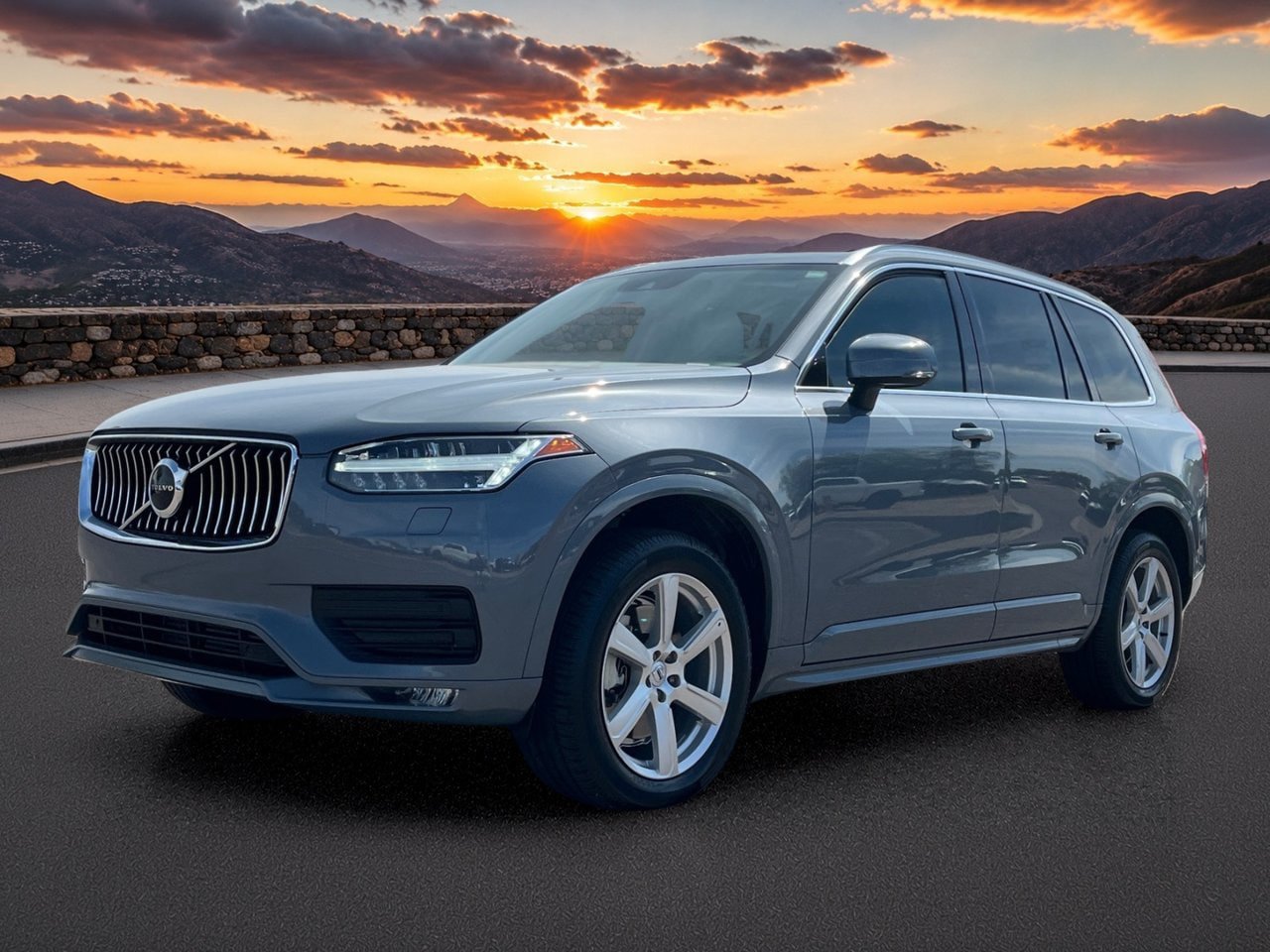 Used 2022 Volvo XC90 T5 Momentum AWD/4WD image 2