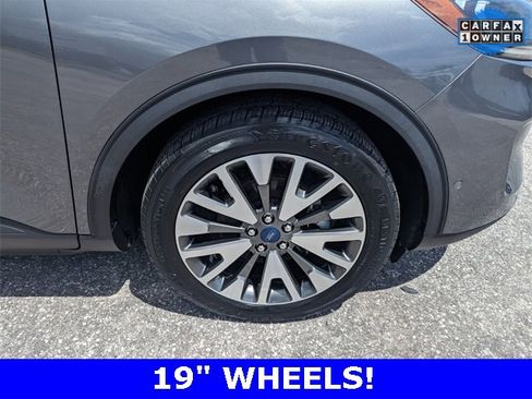 Used 2021 Ford Escape Titanium image 4