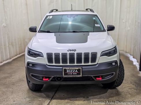 Used 2019 Jeep Cherokee Trailhawk AWD/4WD image 5