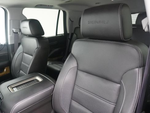 Used 2017 GMC Yukon Denali w/ Open Road Package AWD/4WD image 11