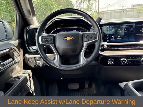 Used 2023 Chevrolet Silverado 1500 LT AWD/4WD image 7