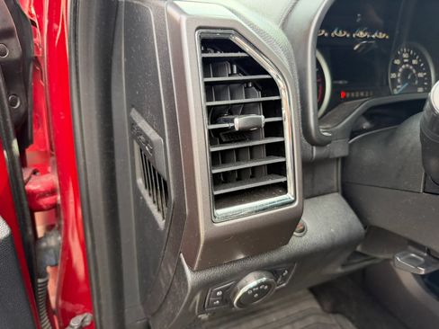 Used 2015 Ford F150 XLT w/ Equipment Group 302A Luxury AWD/4WD image 9