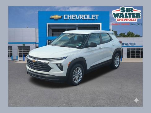 Used 2024 Chevrolet TrailBlazer LS image 1