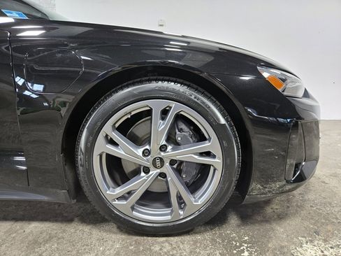 Used 2022 Audi e-tron GT Premium Plus image 59