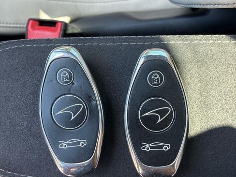 Used 2019 McLaren 570S Spider RWD image 24