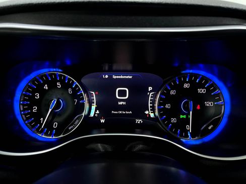 Used 2020 Chrysler Pacifica Limited FWD image 22