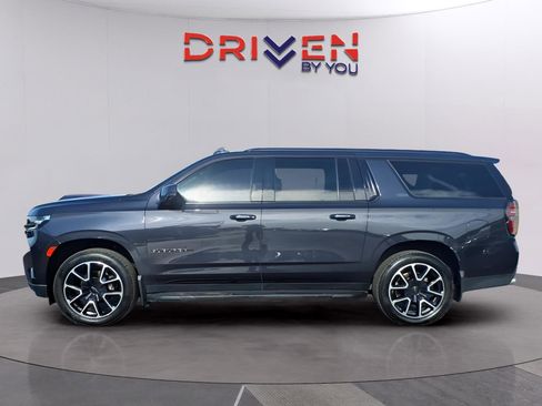 Used 2022 Chevrolet Suburban RST w/ Sport Performance Package image 2