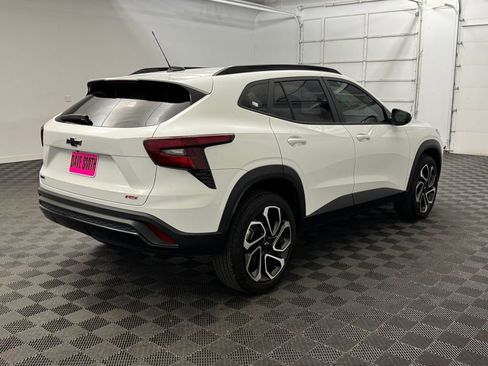 Used 2025 Chevrolet Trax RS w/ Driver Confidence Package image 9