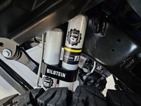 New 2025 Jeep Gladiator Sport image 11