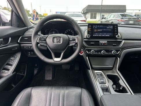Used 2021 Honda Accord Touring image 15