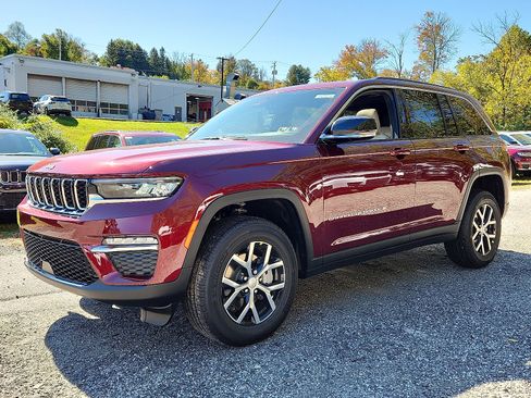 New 2025 Jeep Grand Cherokee Limited image 2