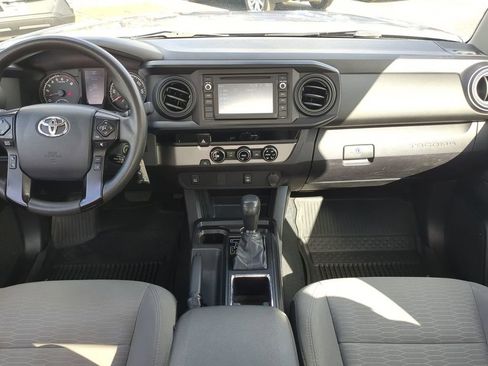 Used 2018 Toyota Tacoma SR image 14