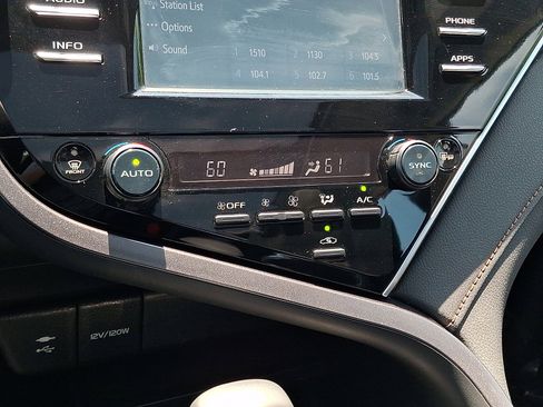 Used 2018 Toyota Camry XLE w/ Protection Package (Q2) FWD image 16