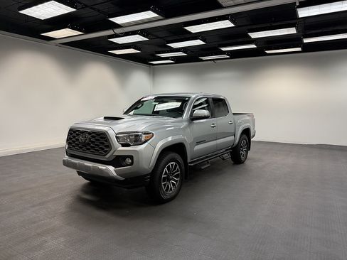 Used 2022 Toyota Tacoma TRD Sport AWD/4WD image 1