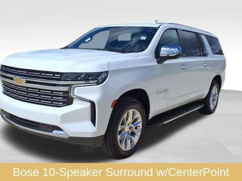 Used 2023 Chevrolet Suburban Premier image 3