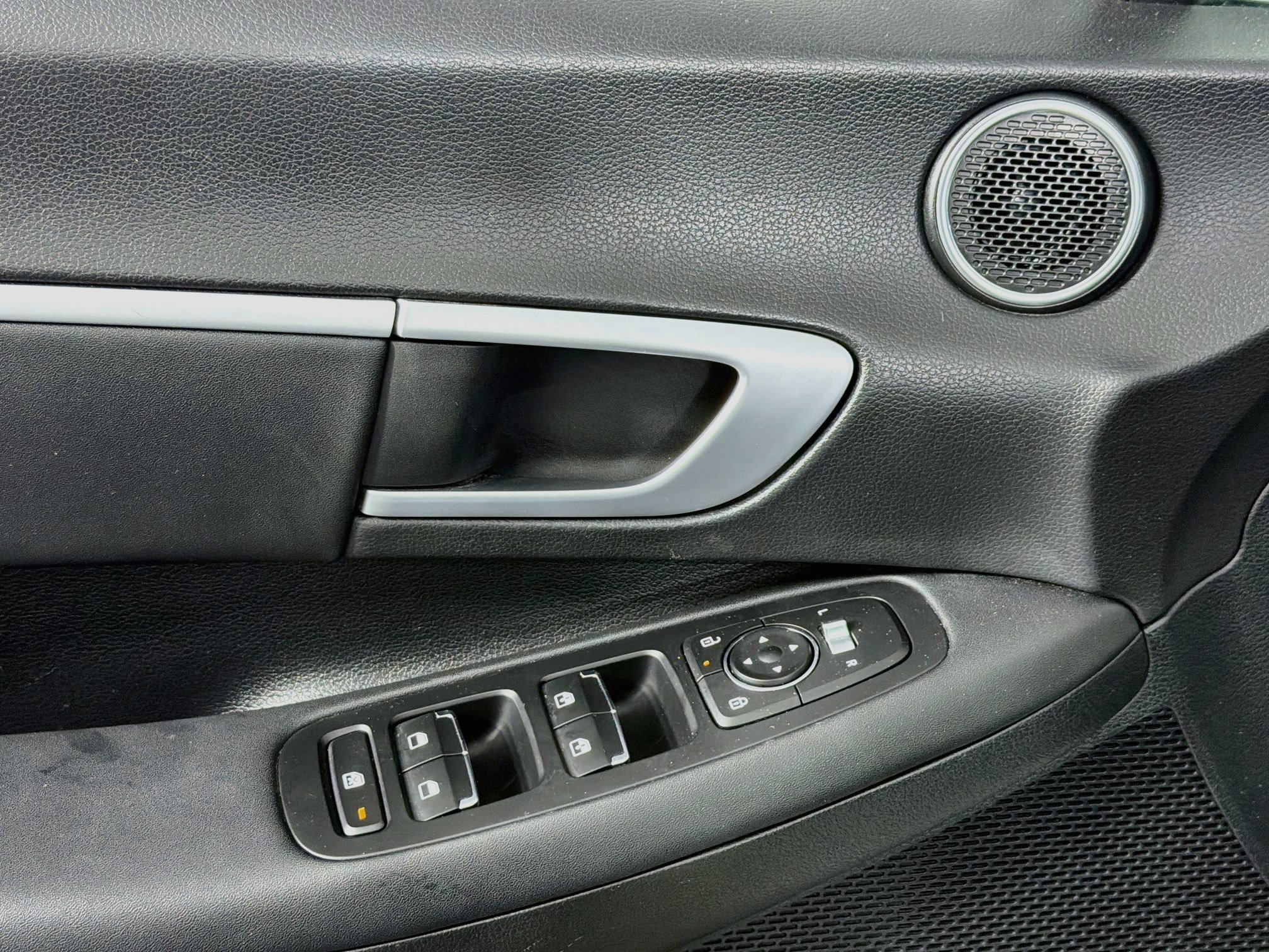 Used 2025 Hyundai Sonata SEL FWD image 15