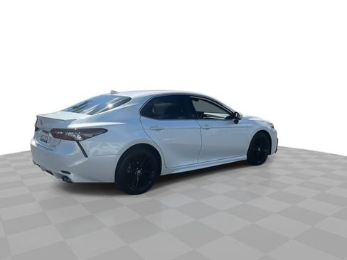 Used 2022 Toyota Camry XSE image 8