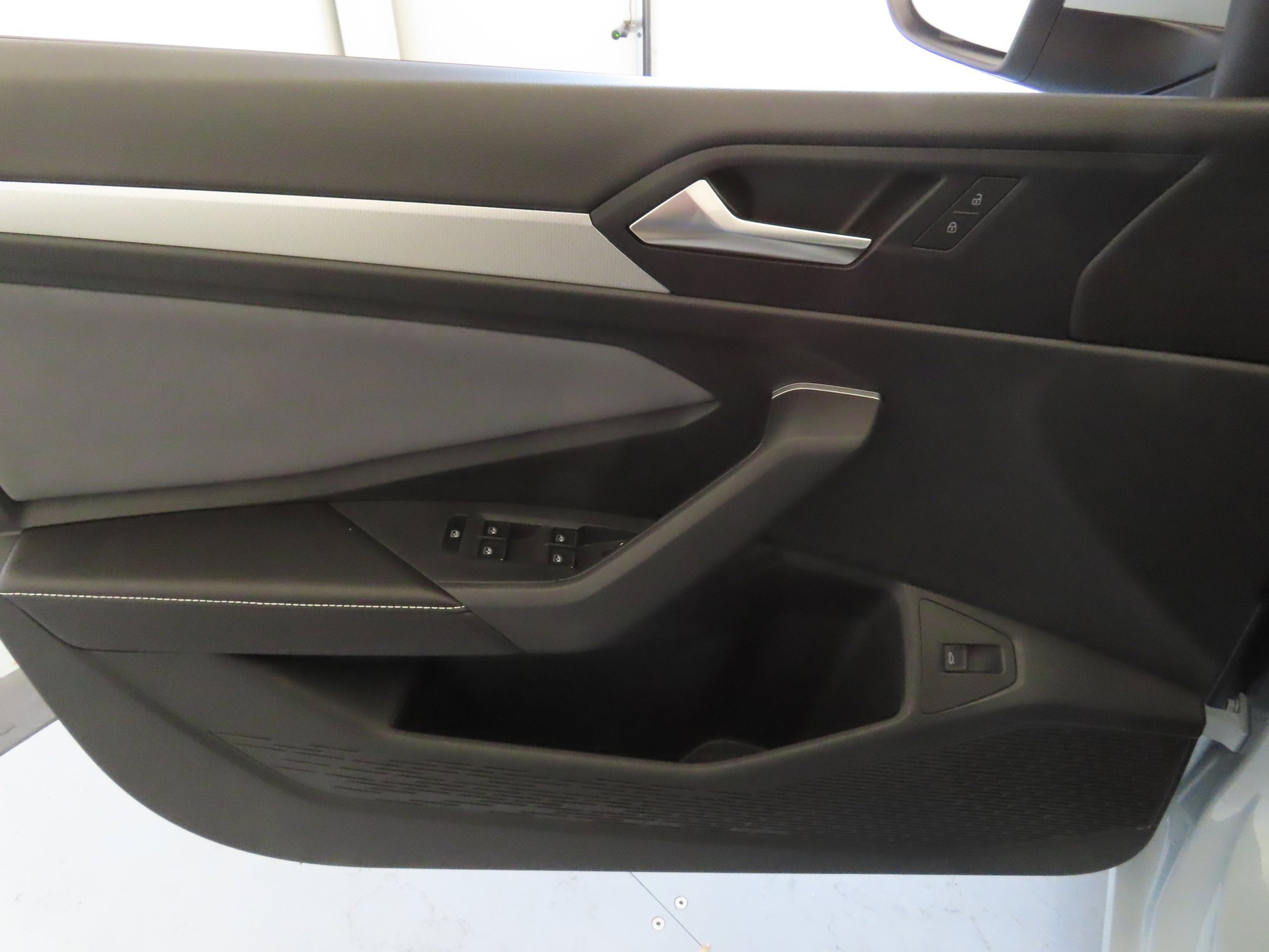Used 2026 Volkswagen Jetta SE FWD image 10