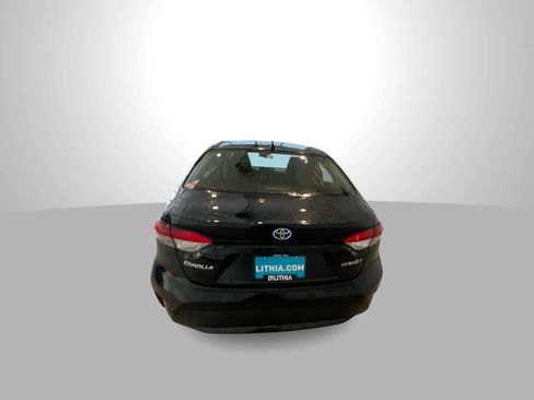 Used 2021 Toyota Corolla LE w/ Carpet Mat Package (TMS) image 7