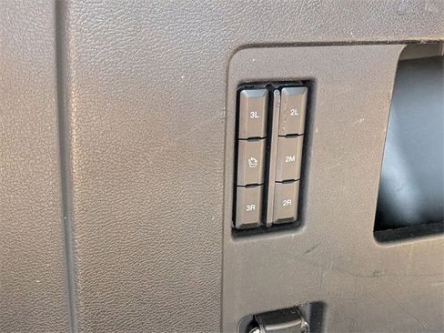 Used 2024 Ford Expedition Max XLT image 31