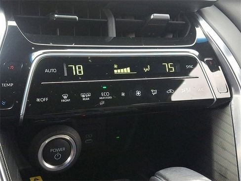 Used 2024 Toyota Venza Nightshade image 15