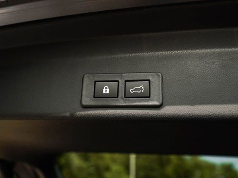 New 2025 Subaru Ascent Touring w/ Popular Package #2 image 9