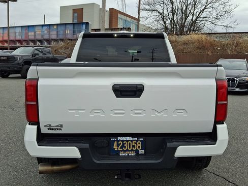 Used 2024 Toyota Tacoma TRD Off-Road image 5