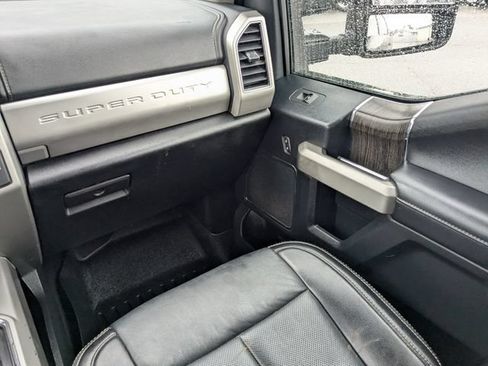 Used 2021 Ford F250 Lariat w/ Lariat Ultimate Package AWD/4WD image 16
