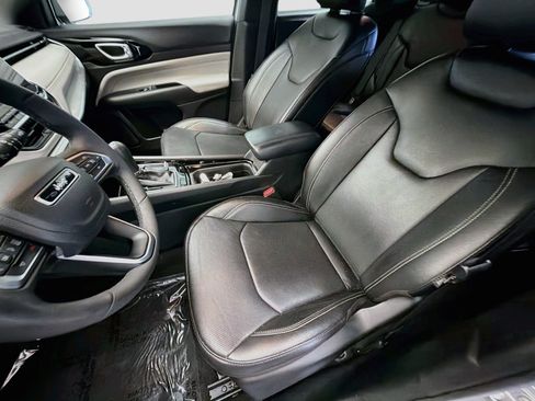 Used 2025 Jeep Compass Limited w/ Elite Group AWD/4WD image 11