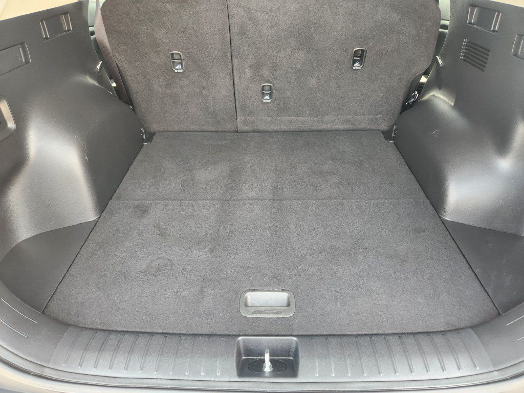 Certified 2026 Kia Sportage EX w/ EX Panorama Roof Package FWD image 32