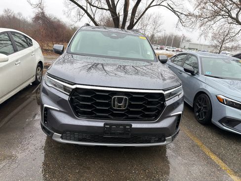 Used 2024 Honda Pilot Touring image 5