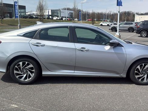 Used 2018 Honda Civic EX image 4