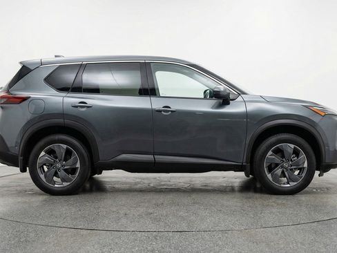 Used 2025 Nissan Rogue SV image 11