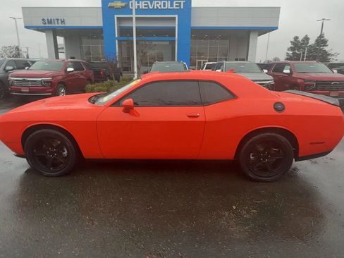 Used 2021 Dodge Challenger SXT w/ Plus Package image 4
