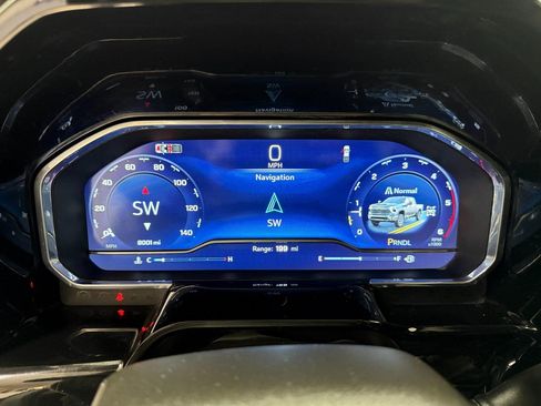 Used 2025 Chevrolet Silverado 2500 LTZ w/ LTZ Convenience Package image 19