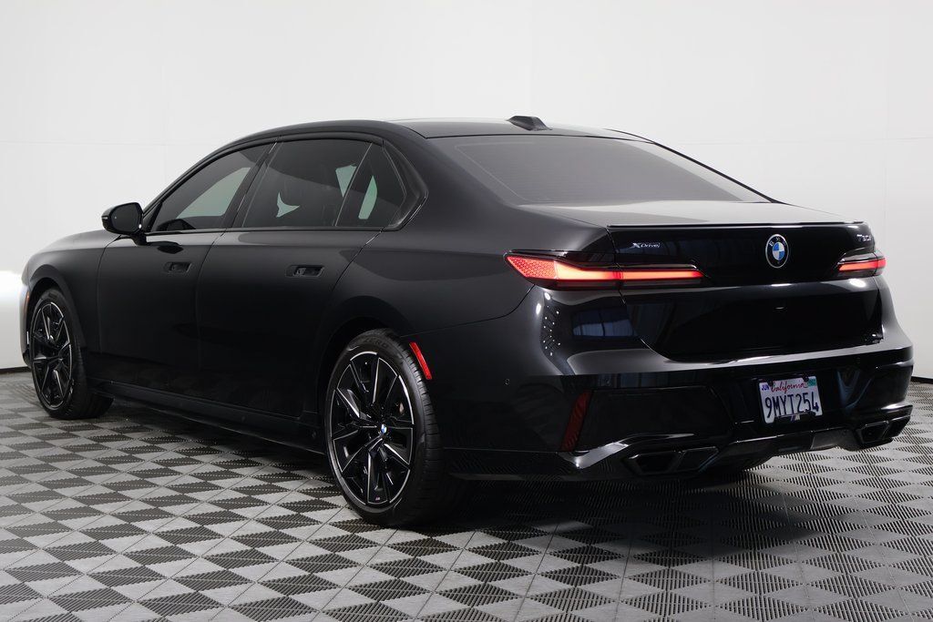 Used 2024 BMW 760i xDrive w/ Executive Package AWD/4WD image 6